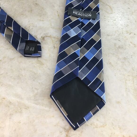 KENNETH COLE REACTION SILK TIE - Picture 4 of 7